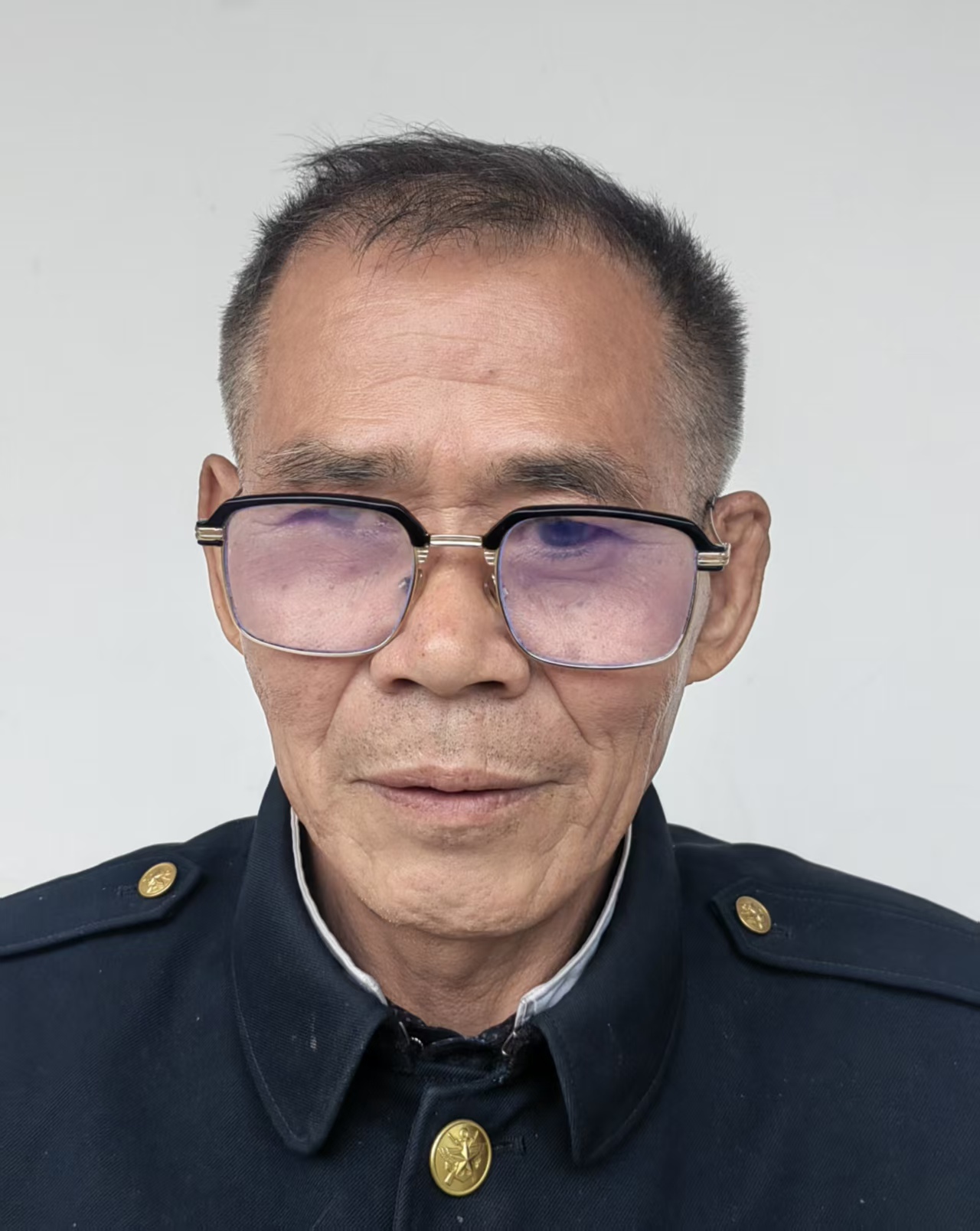 《村口老槐树的记忆》